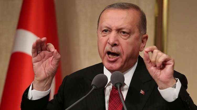 أردوغان يعيش في رفاهية والطلبة الأتراك ينامون في الحدائق