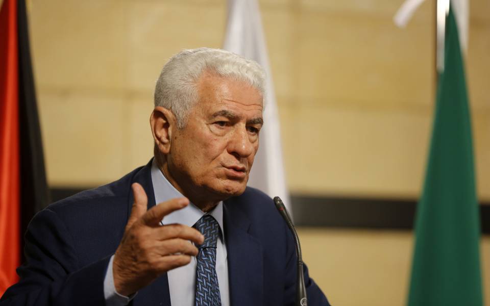 عباس زكي: آن الآوان لتطبيق قرارات حركة فتح والمنظمة