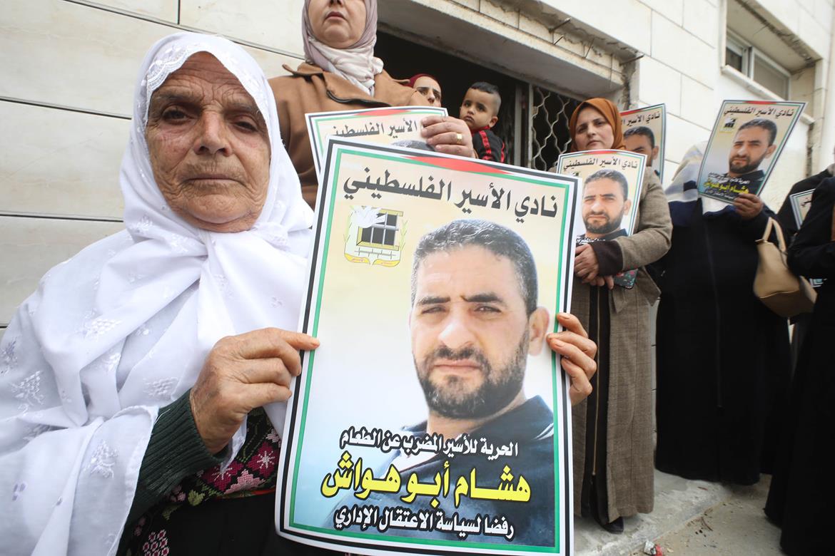 صحيفة هآرتس: كفى اعتقالات إدارية 