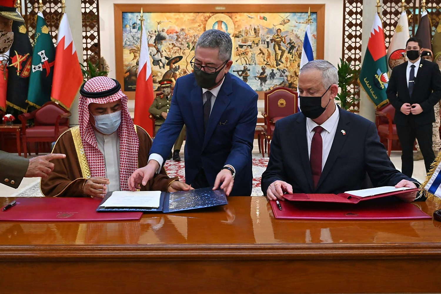 تعيين أول ضابط إسرائيلي بصفة دائمة بالبحرين.. 